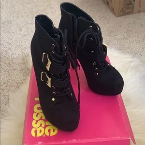 Women’s black booties